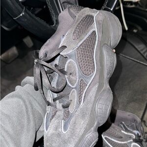 Yeezy 500 black size 7 in men’s